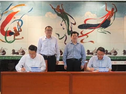//news.xingailive8.com/__local/1/03/DE/19ECAAA1222032C1D983F776858_17850171_1F4FD.jpg